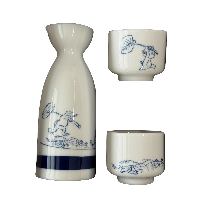 Shinjo-kun Japanese Sake Set Gift Box – Tokkuri Sake Bottle and 2 Ochoko Cups, Traditional Japanese Drinkware Set
