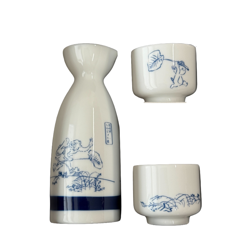 Shinjo-kun Japanese Sake Set Gift Box – Tokkuri Sake Bottle and 2 Ochoko Cups, Traditional Japanese Drinkware Set
